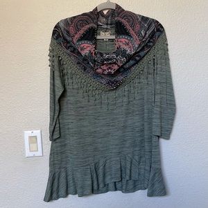 Live and Let Live green Blouse with detachable Scarf size 1X
